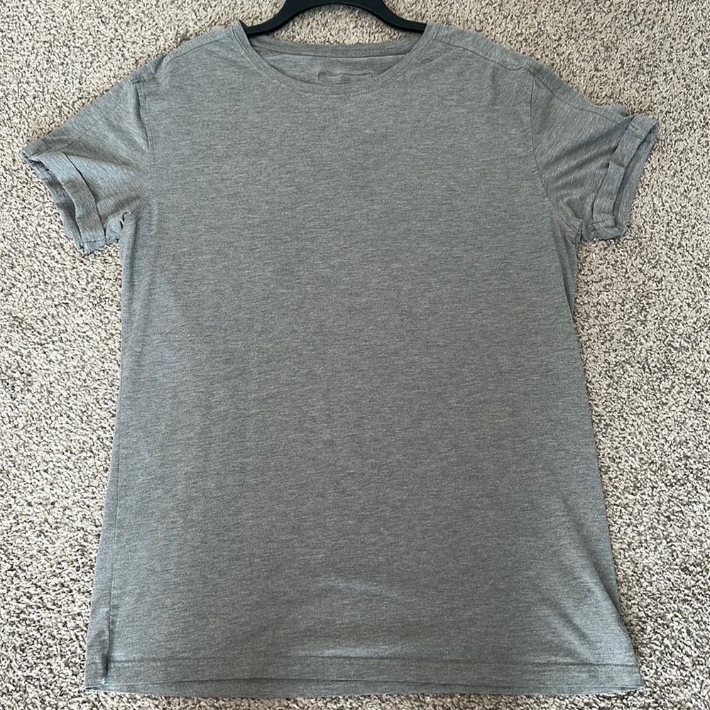Men’s alphalete heathered gray t shirt